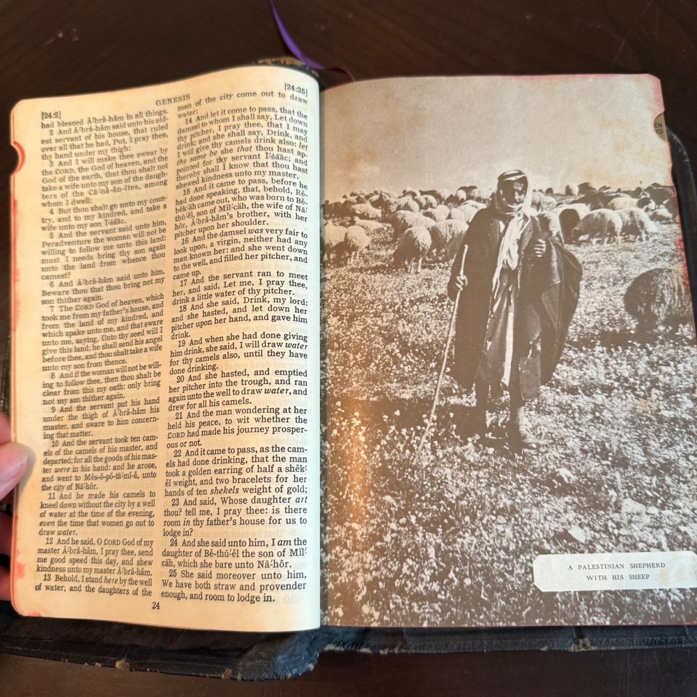 Vintage 1947 KJV Holy Bible Spencer Press Large Type Red Letter Thumb Indexed - Picture 7 of 14